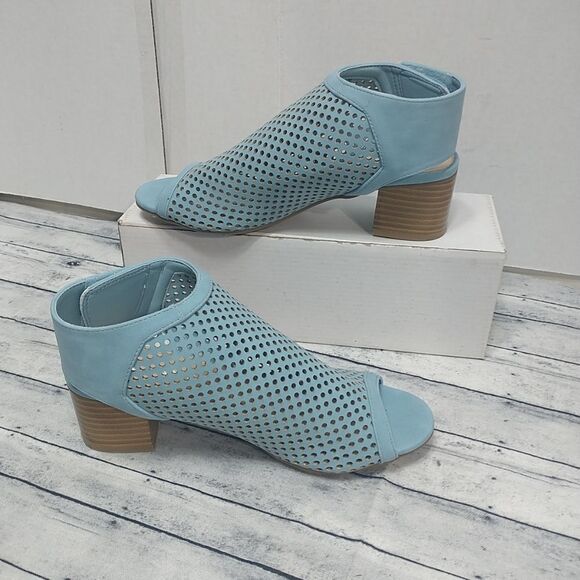 J. Adams Maddie Booties Women SZ 6.5 Peep Toe Low Block Heel Hook & Loop Strap. - Picture 2 of 13